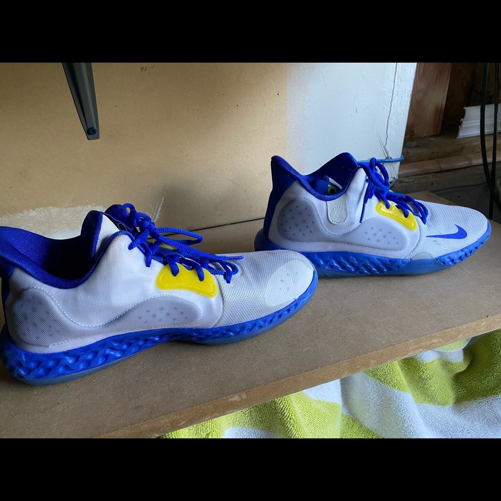 Basketball Sneaker Nike Trey 5 VII 6.5